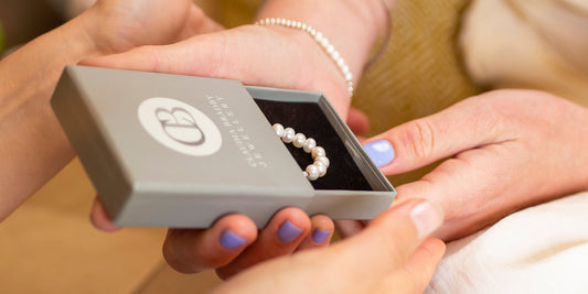 History and Love of Pearl Jewellery Gifts