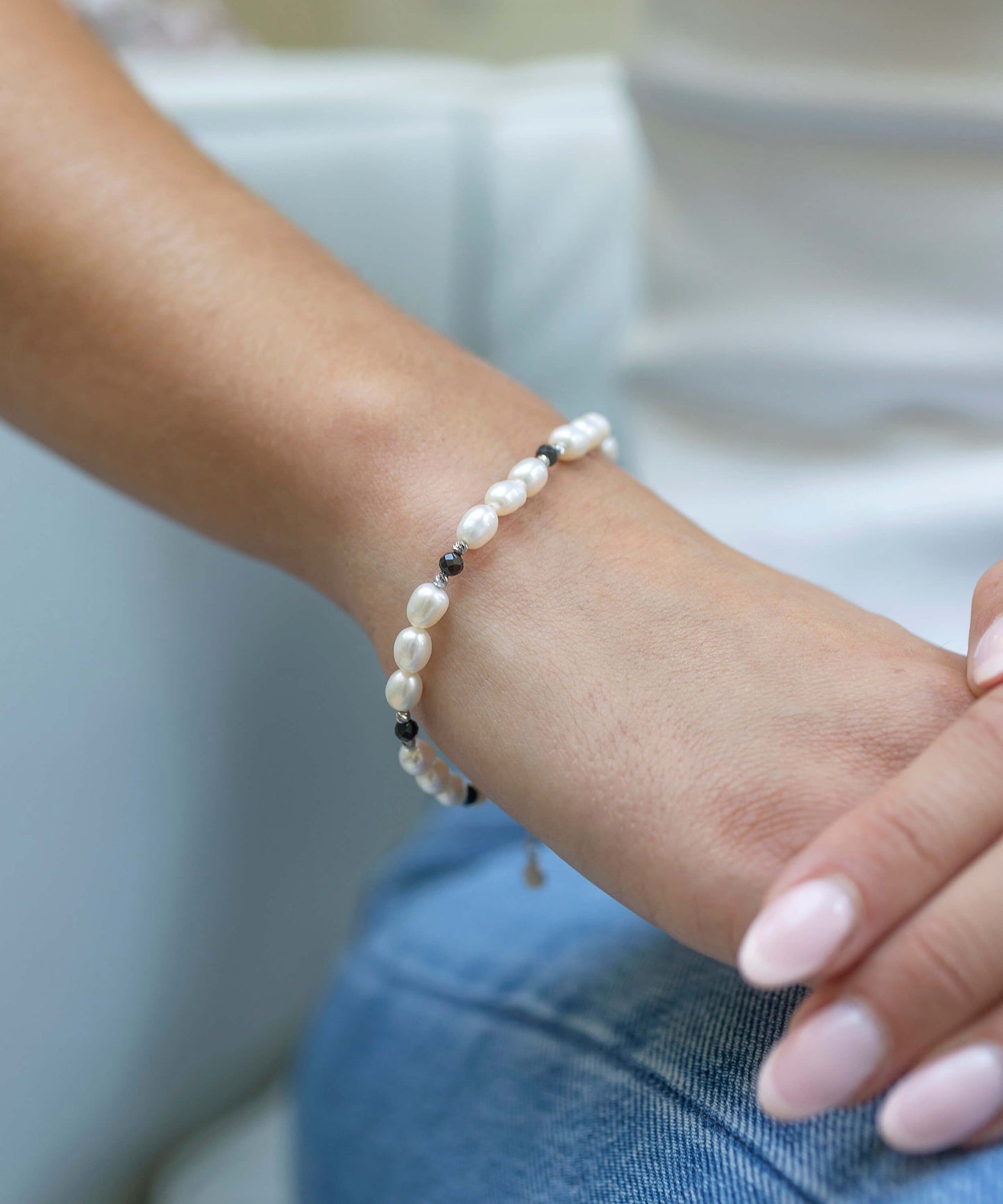 Black and White Pearl Positivity silver Bracelet
