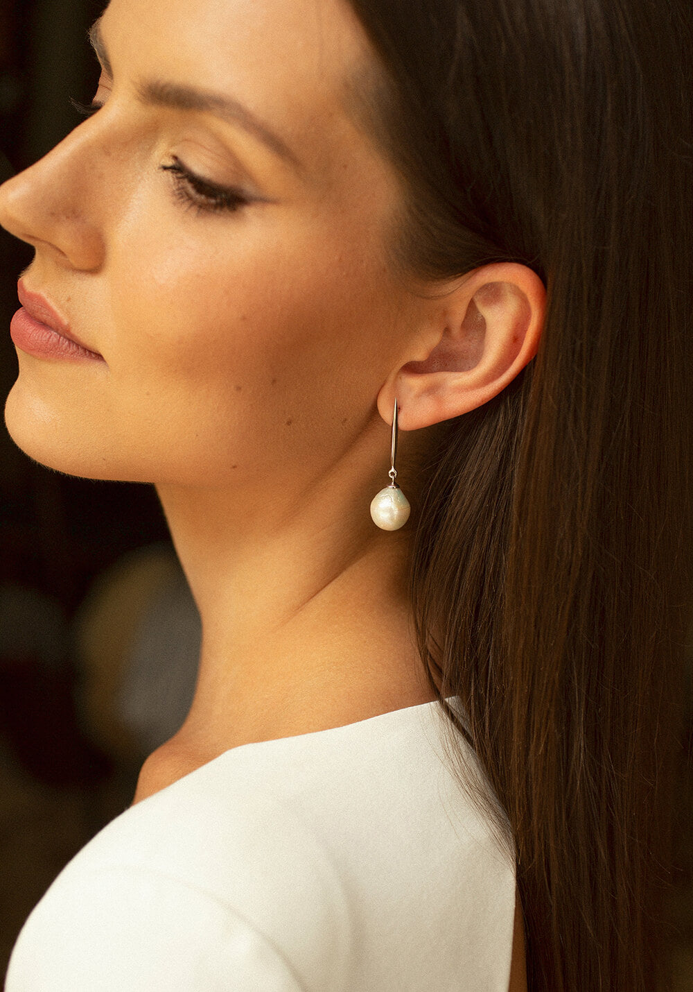 bride wearing coco epee pearl drops