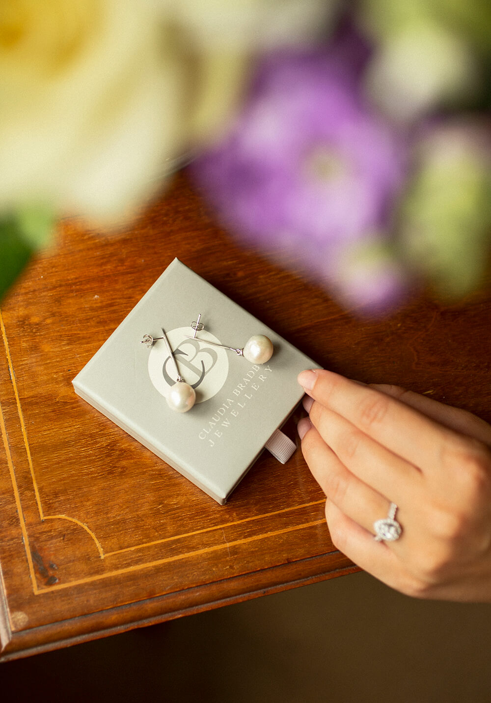 coco epee pearl earrings bridal gift