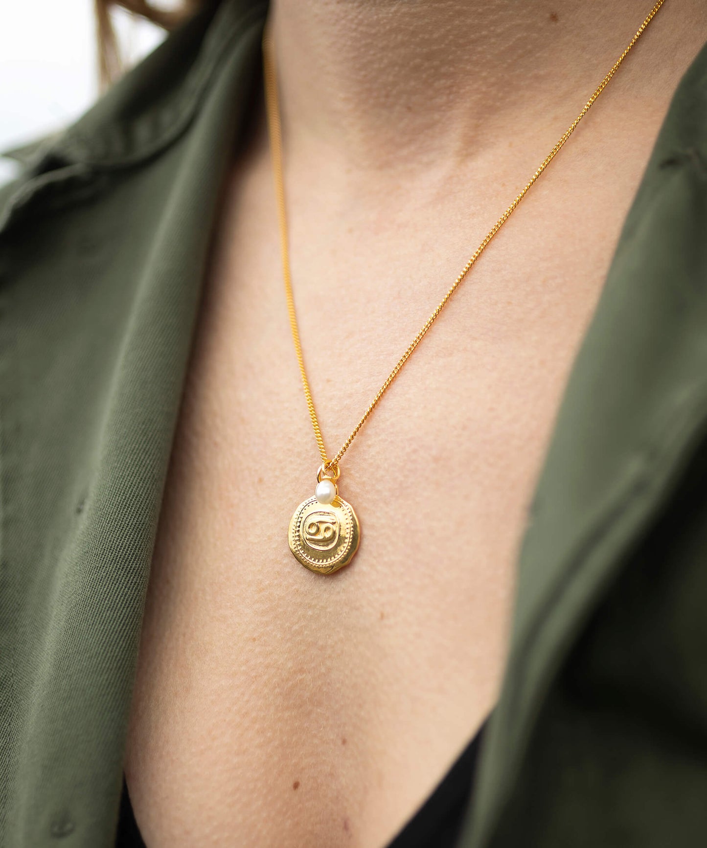 Cancer, gold zodiac pearl necklace, 21/6-22/7