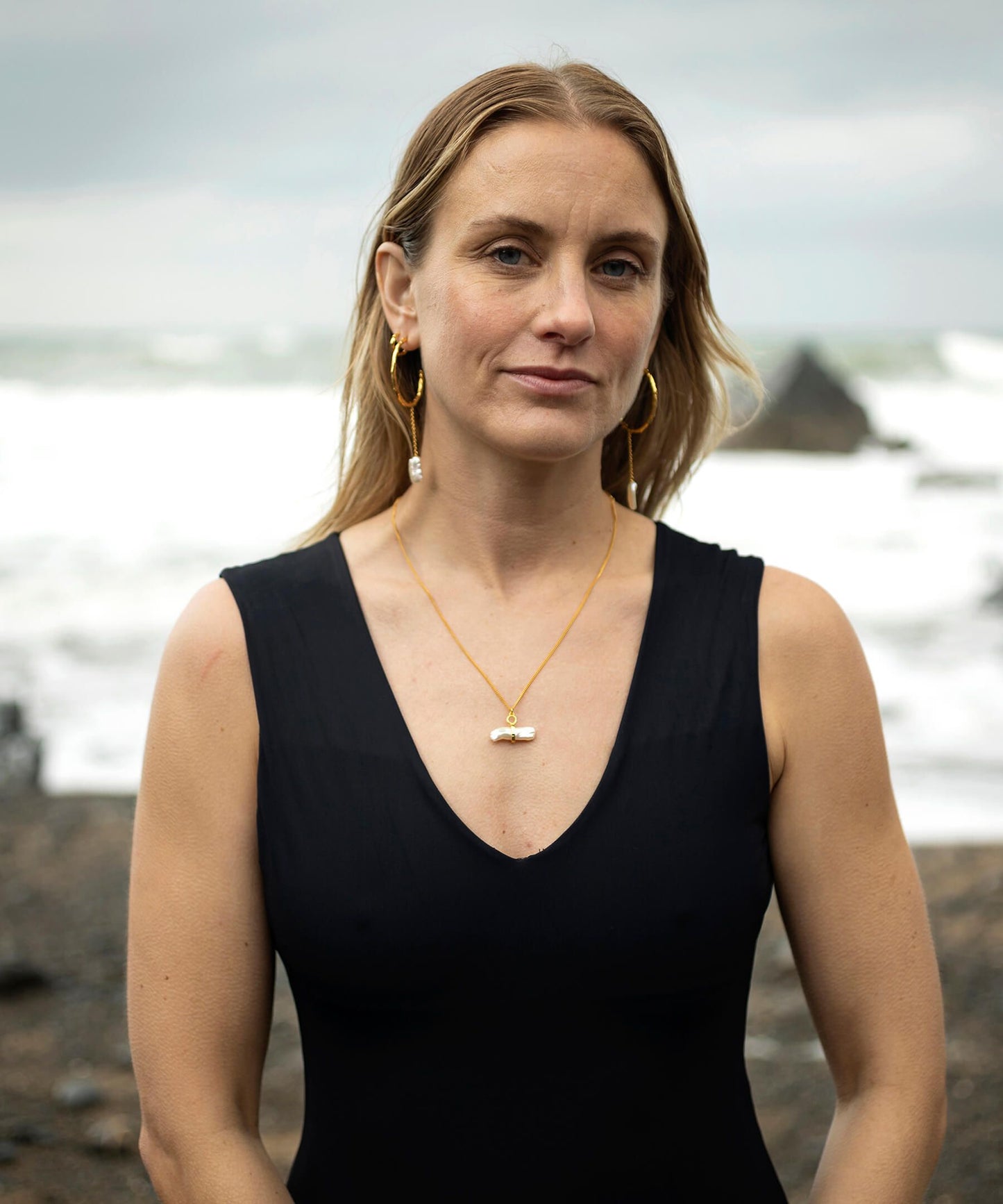 Reykjavik pearl toggle gold necklace