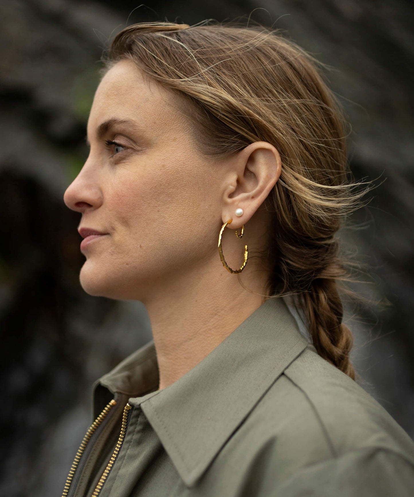 Ear jacket volcano gold hoop with pearl stud