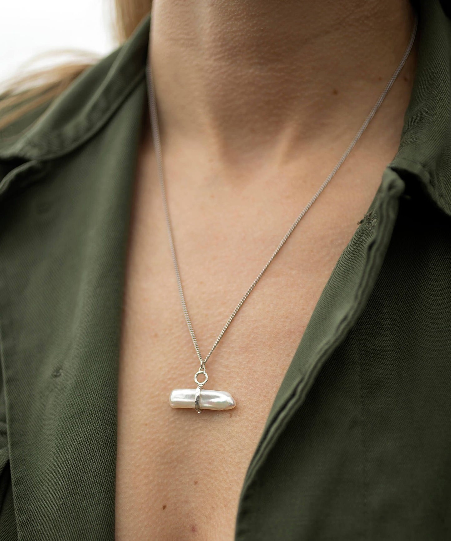 Reykjavik pearl toggle silver necklace