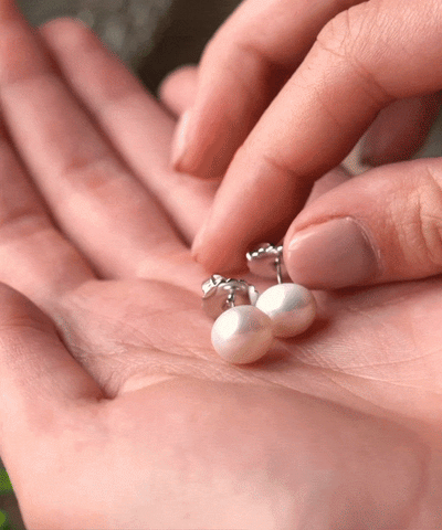 Button pearl stud earrings