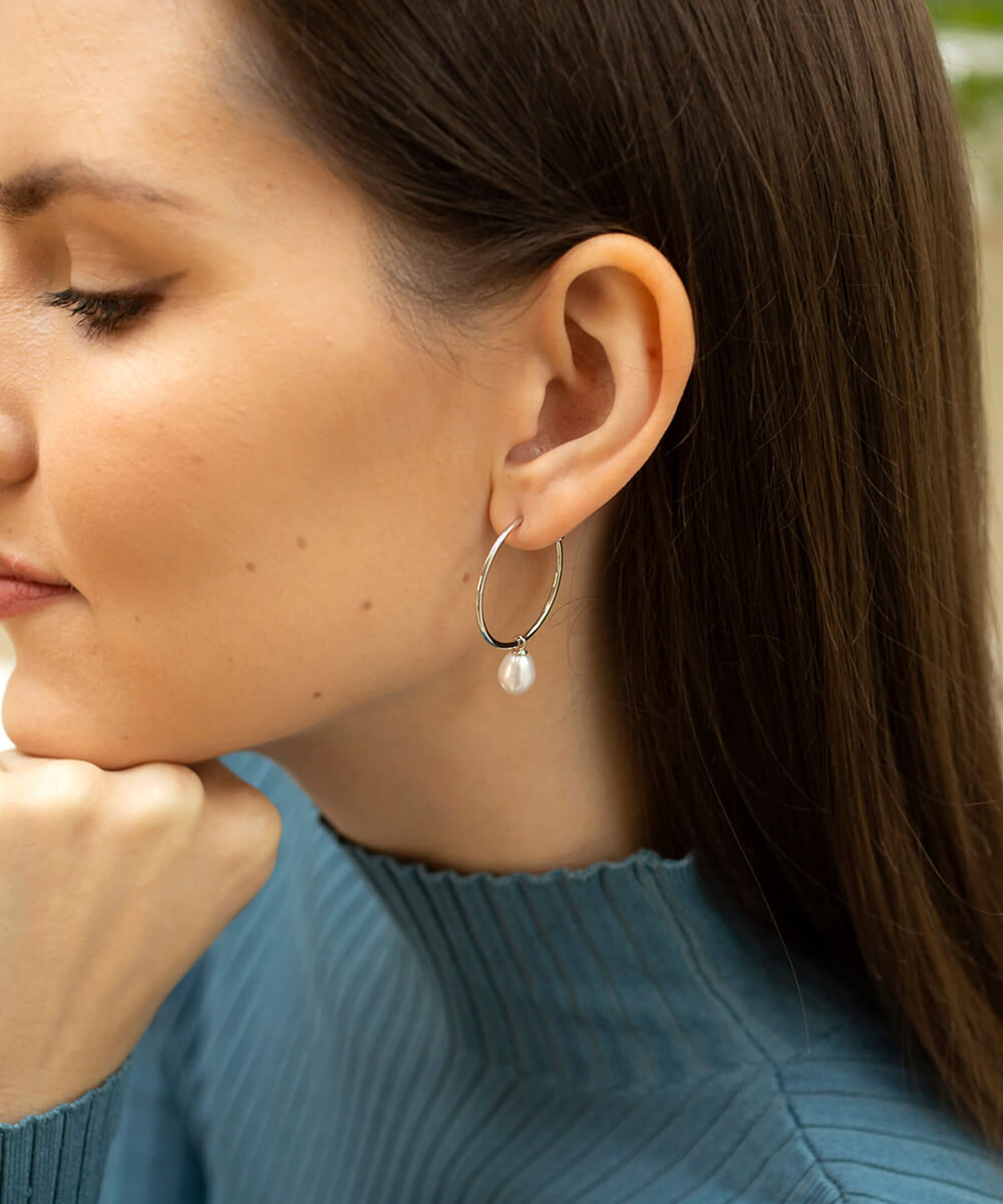 silver hoop pearl earrings