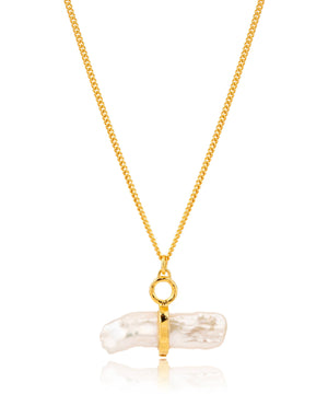 Reykjavik pearl toggle gold necklace