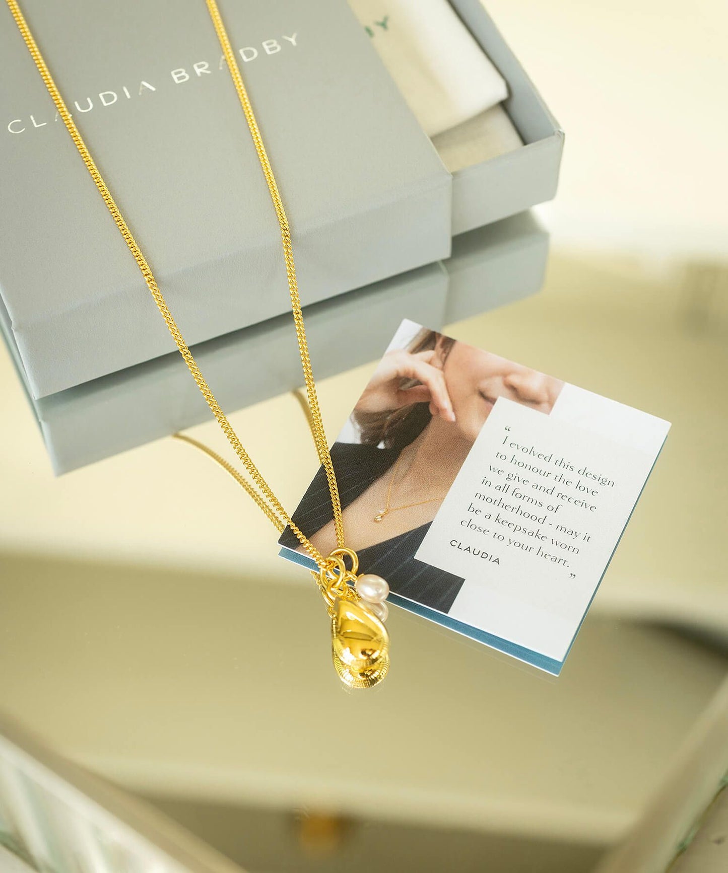 Select your additional Single 18k gold plated Pearl Charm