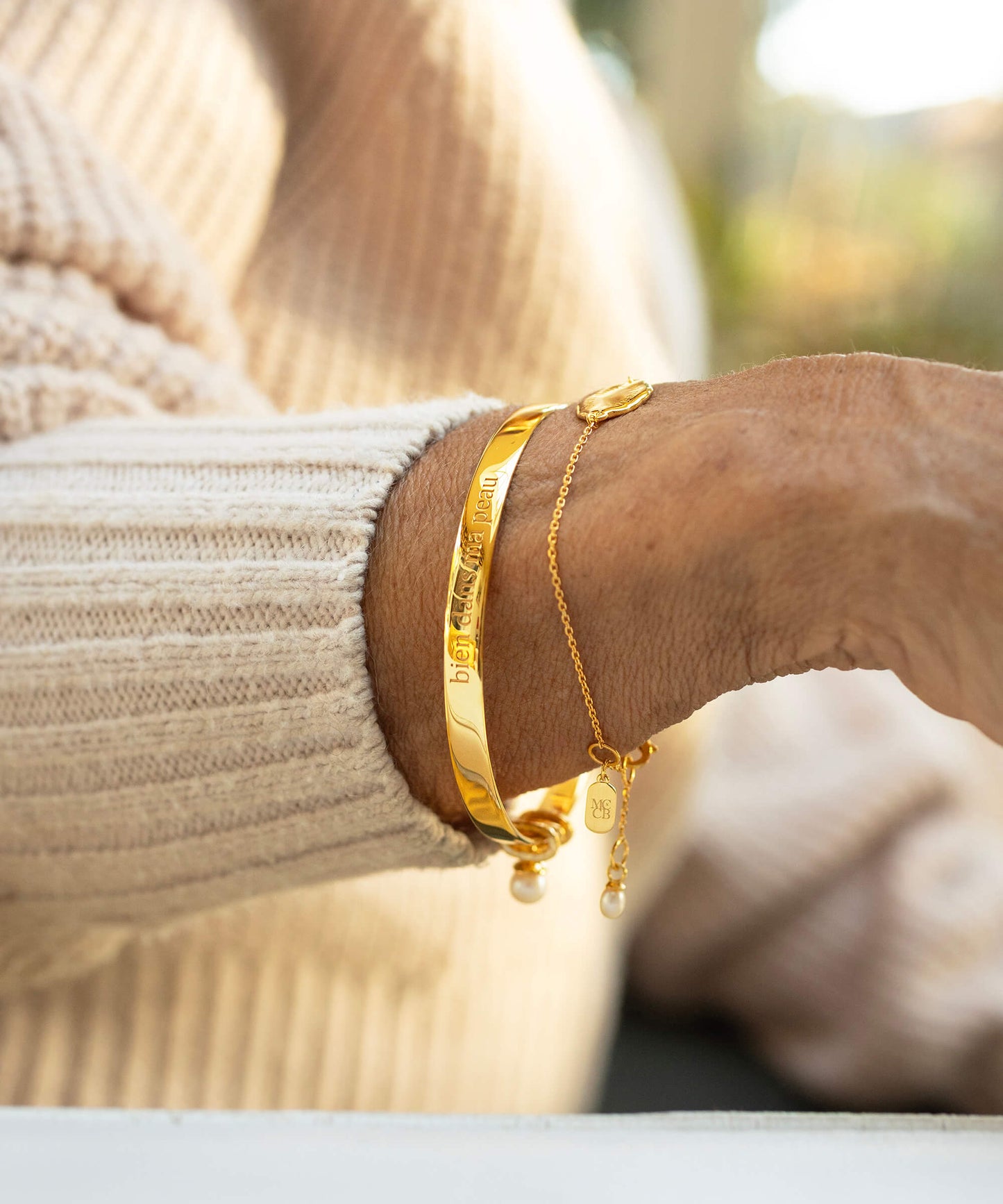 Midlifechic mantra disc bracelet with single pearl charm, 18k gold plate