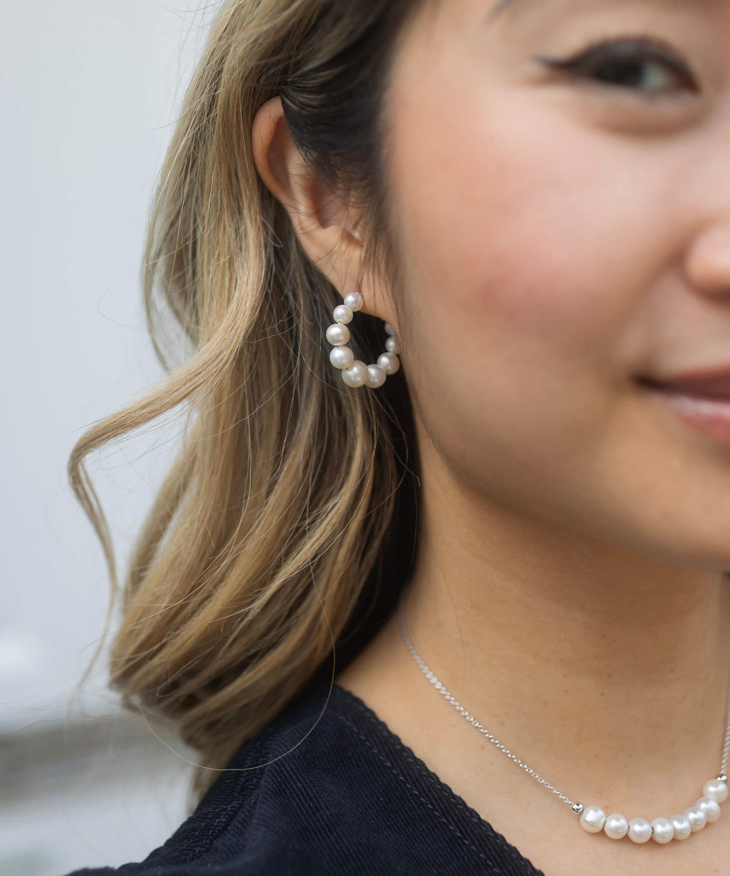 Medium pearl graduated mermaid hoop, silver