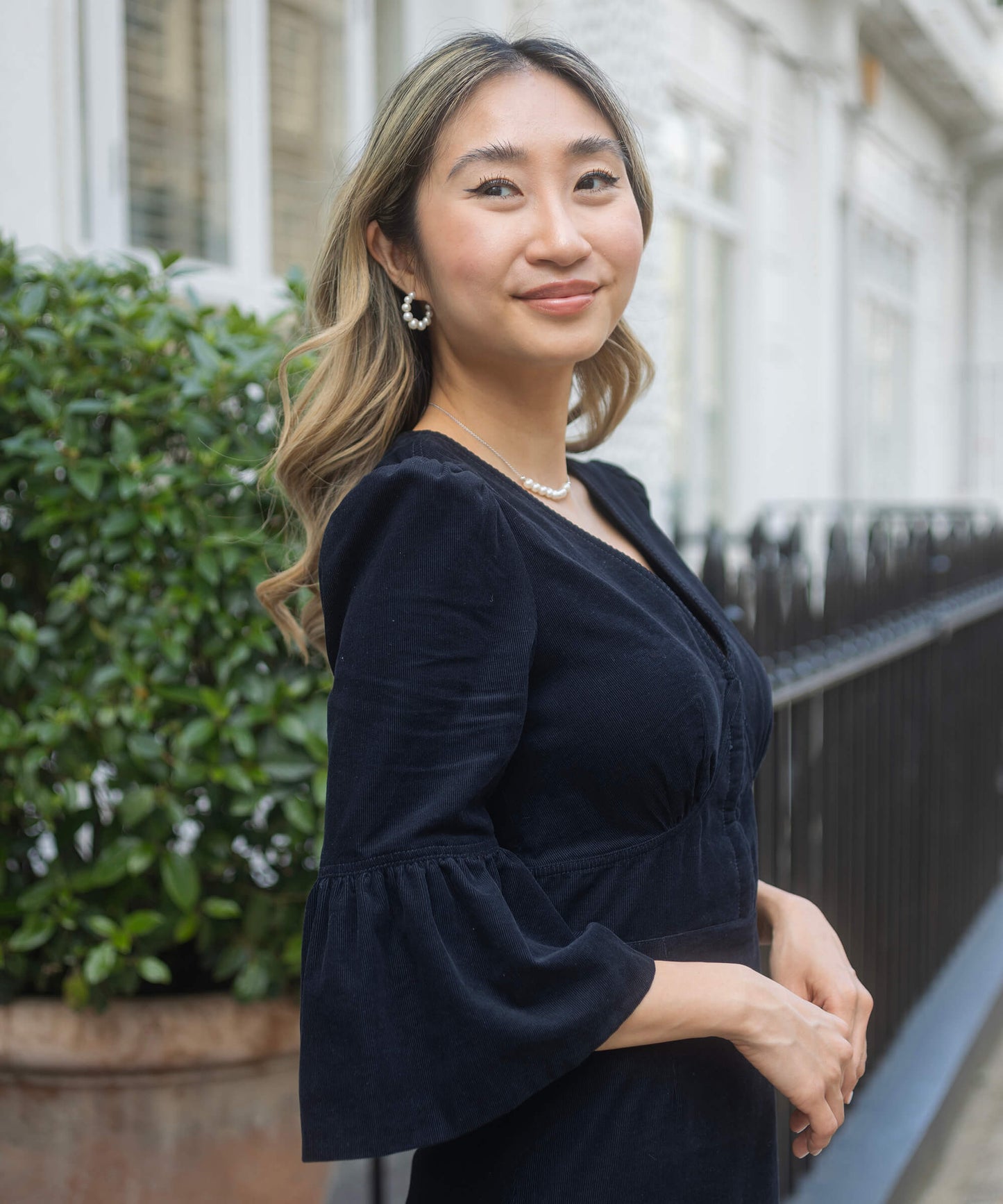 Medium pearl graduated mermaid hoop, silver