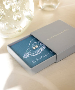 The World Is Your Oyster gift card with pearl studs