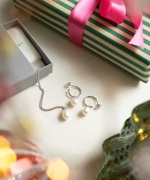 Pearl Necklace and Earring Set | Elegant Pearl Gift for Her