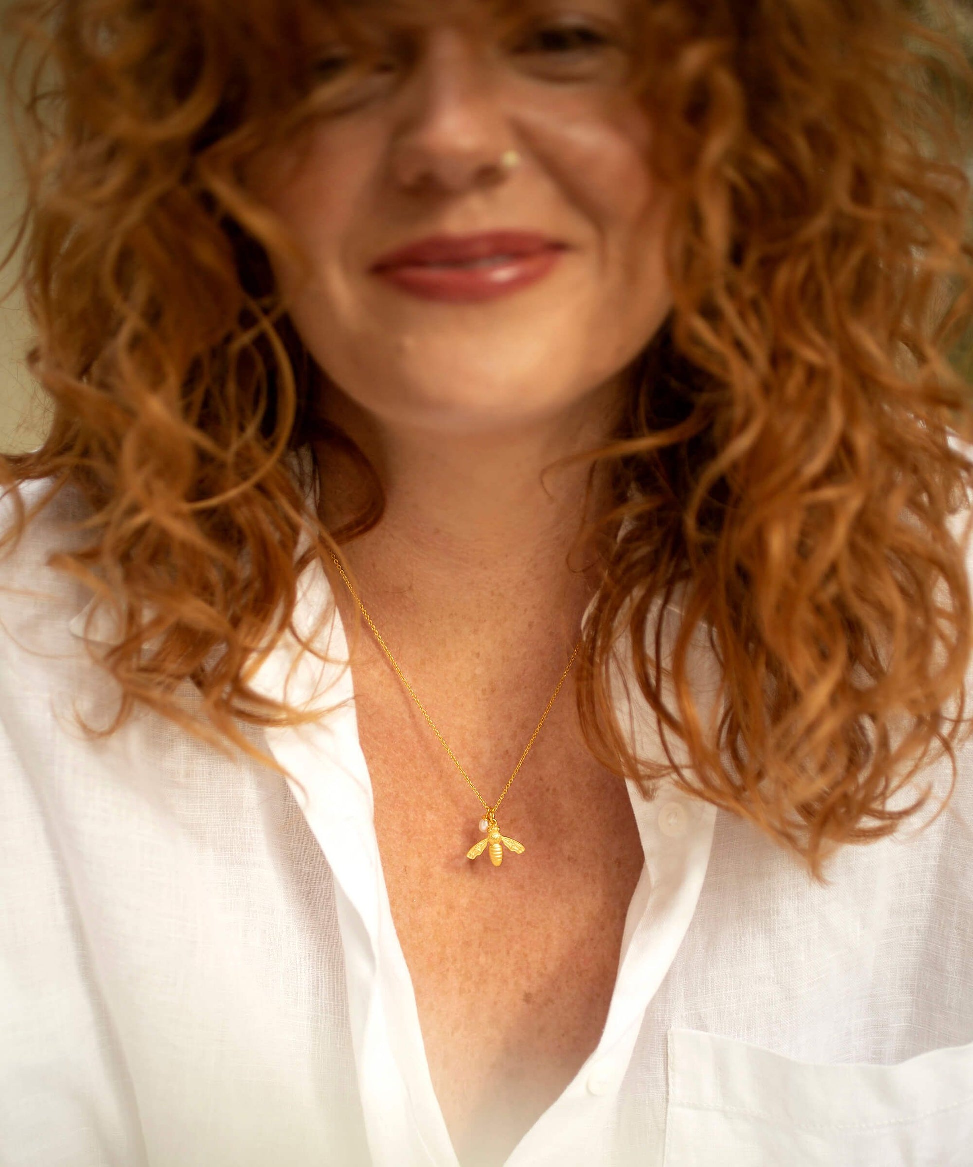 Flying bee gold necklace