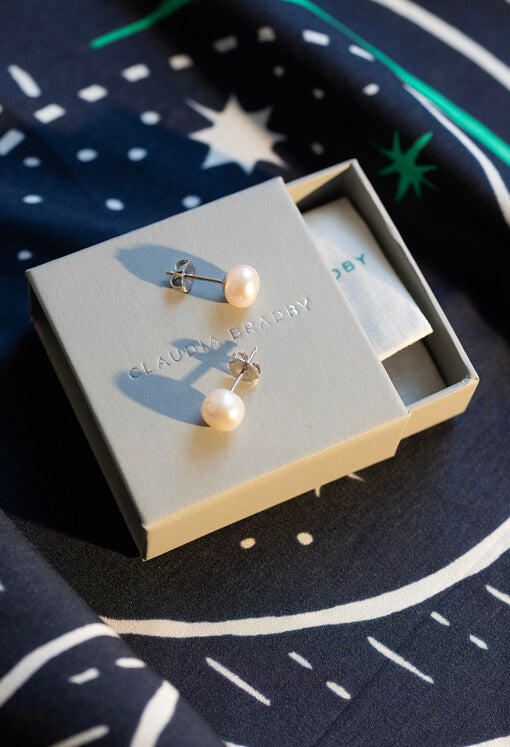 free pearl earrings with your christmas order