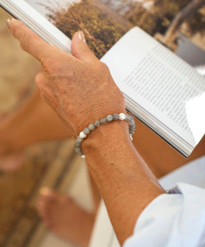 Labradorite and pearl bracelet