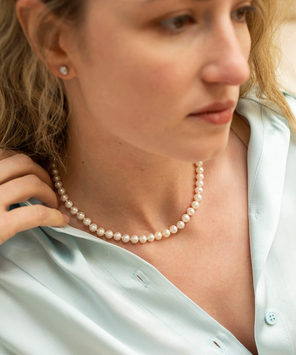 Simple hand knotted pearl necklace